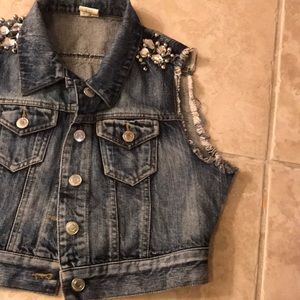 Jean Vest